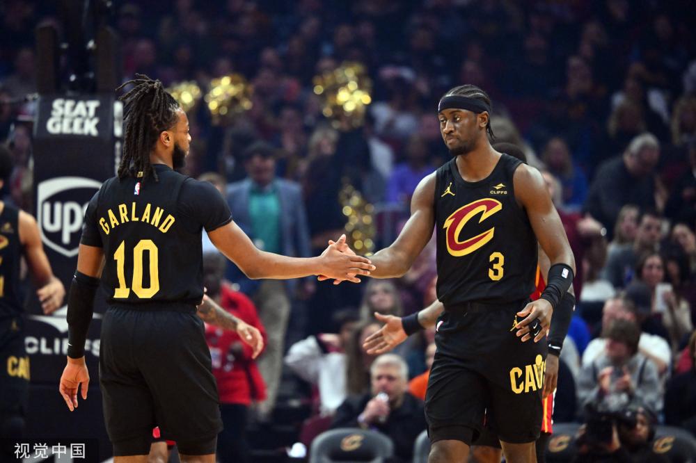 岁足坛瑰宝 岁足坛瑰宝